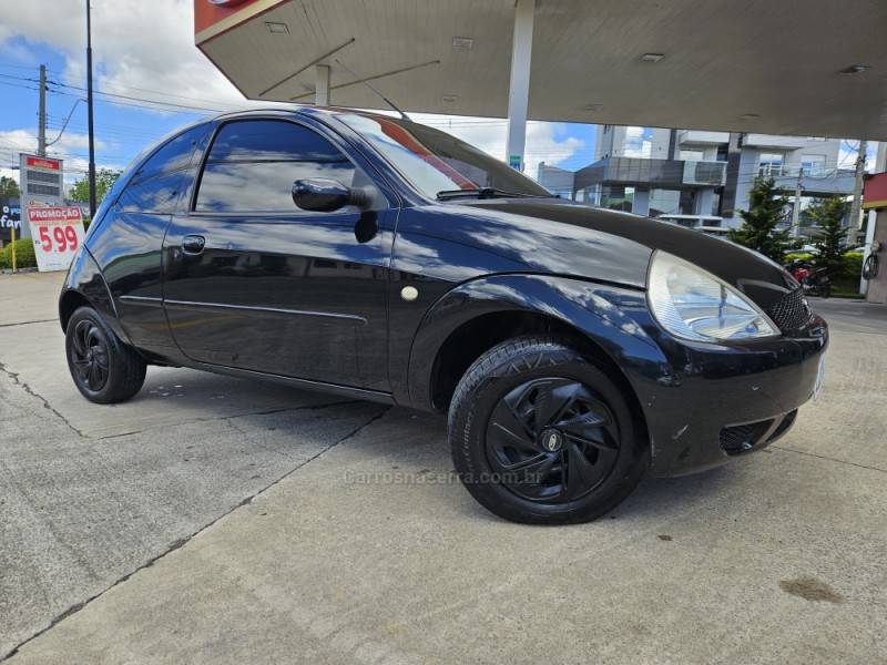 FORD - KA - 2003/2004 - Preta - R$ 13.500,00