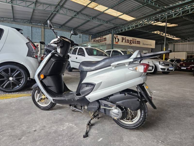 SUZUKI - AN125 BURGMAN - 2007/2008 - Prata - R$ 6.400,00