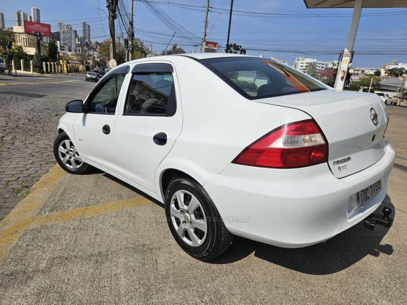 CHEVROLET - PRISMA - 2009/2010 - Branca - R$ 26.000,00