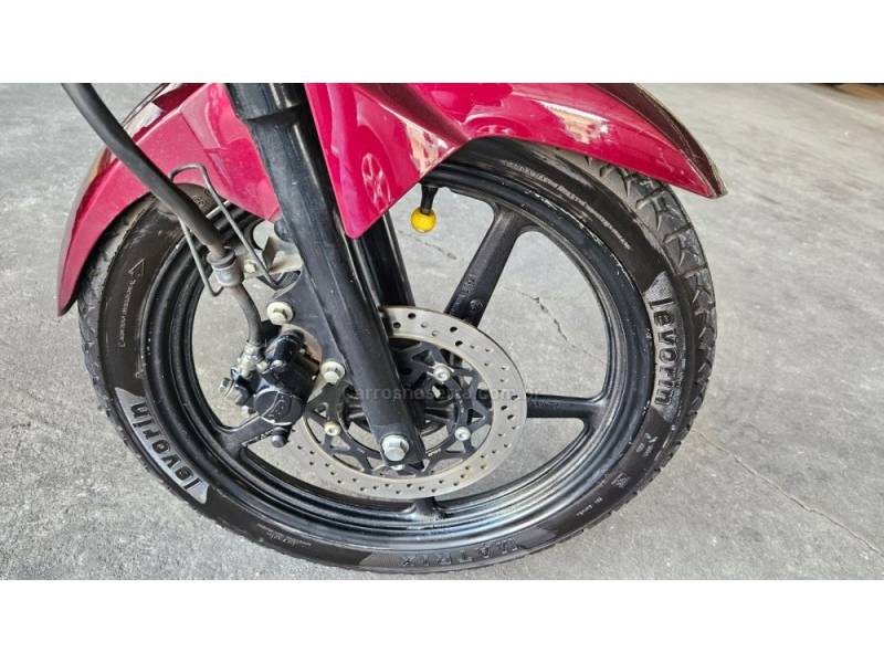 YAMAHA - FAZER - 2016/2016 - Vermelha - R$ 12.800,00