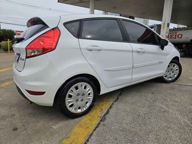 FORD - FIESTA - 2014/2014 - Branca - R$ 38.900,00