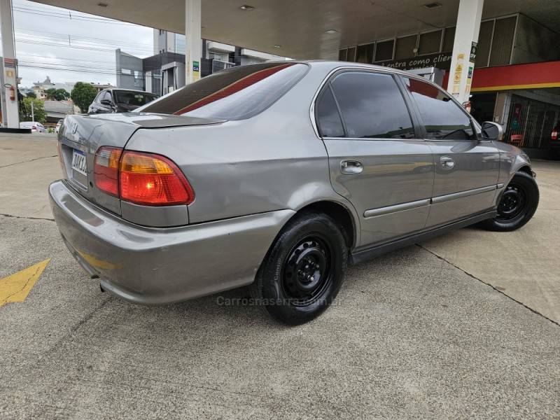 HONDA - CIVIC - 2000/2000 - Cinza - R$ 18.500,00