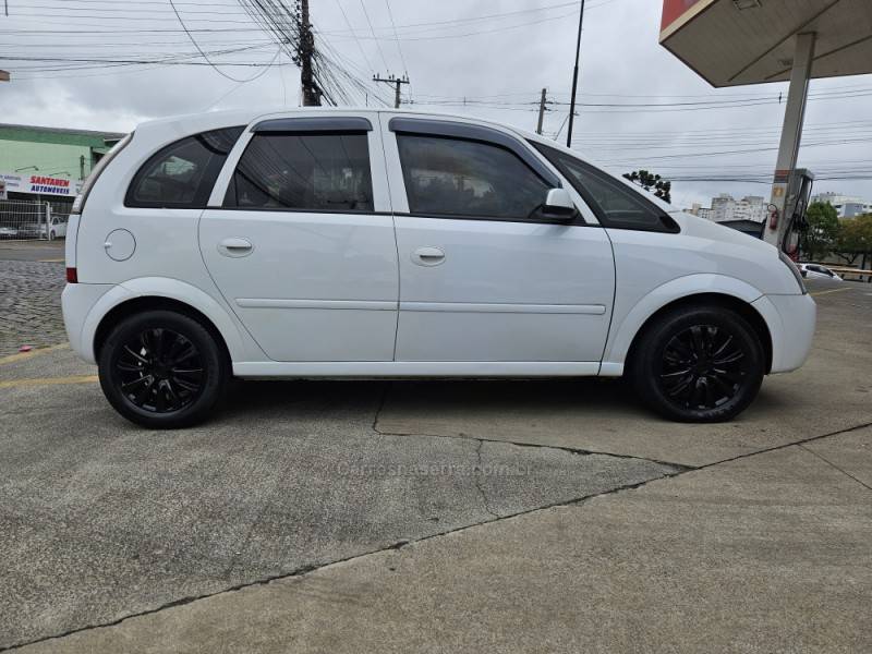 CHEVROLET - MERIVA - 2010/2011 - Branca - R$ 29.900,00