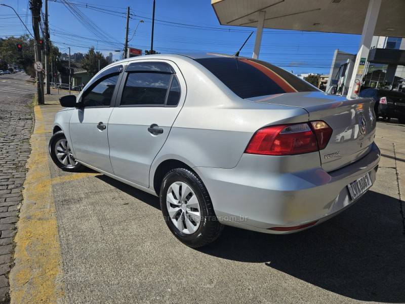 VOLKSWAGEN - VOYAGE - 2015/2015 - Prata - R$ 42.900,00