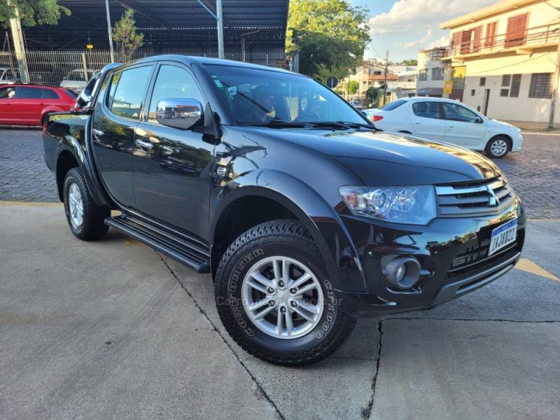 MITSUBISHI - L200 TRITON - 2015/2015 - Preta - R$ 132.900,00