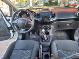 FORD - FIESTA - 2015/2015 - Branca - R$ 40.900,00