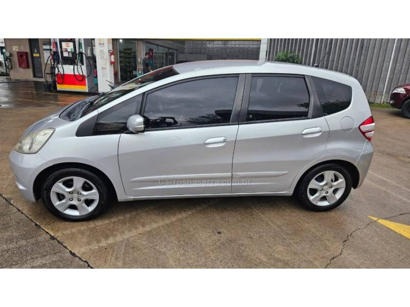 HONDA - FIT - 2010/2010 - Prata - R$ 39.900,00