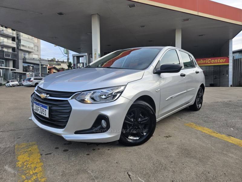 CHEVROLET - ONIX - 2020/2020 - Prata - R$ 59.999,00