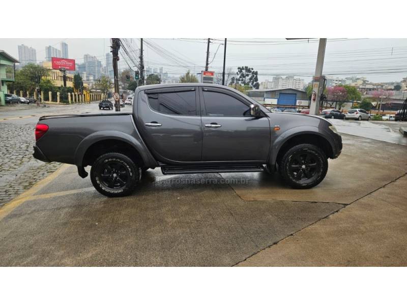 MITSUBISHI - L200 TRITON - 2011/2012 - Cinza - R$ 98.900,00