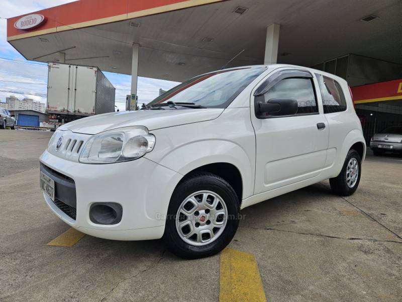 FIAT - UNO - 2015/2015 - Branca - R$ 25.900,00