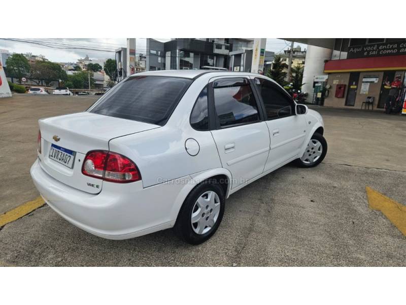 CHEVROLET - CLASSIC - 2010/2011 - Branca - R$ 25.500,00