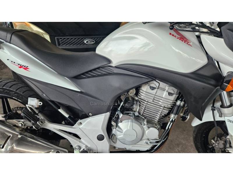 HONDA - CB 300R - 2012/2012 - Branca - R$ 12.900,00