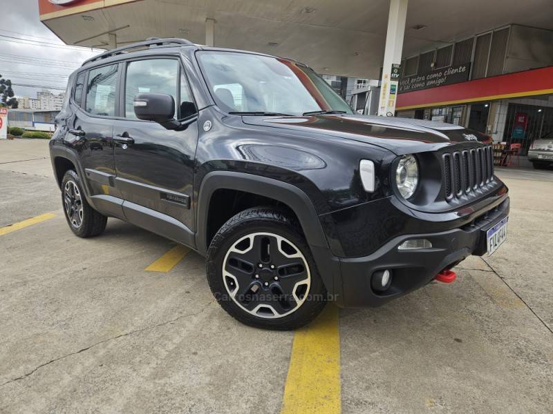 JEEP - RENEGADE - 2017/2018 - Preta - R$ 103.900,00