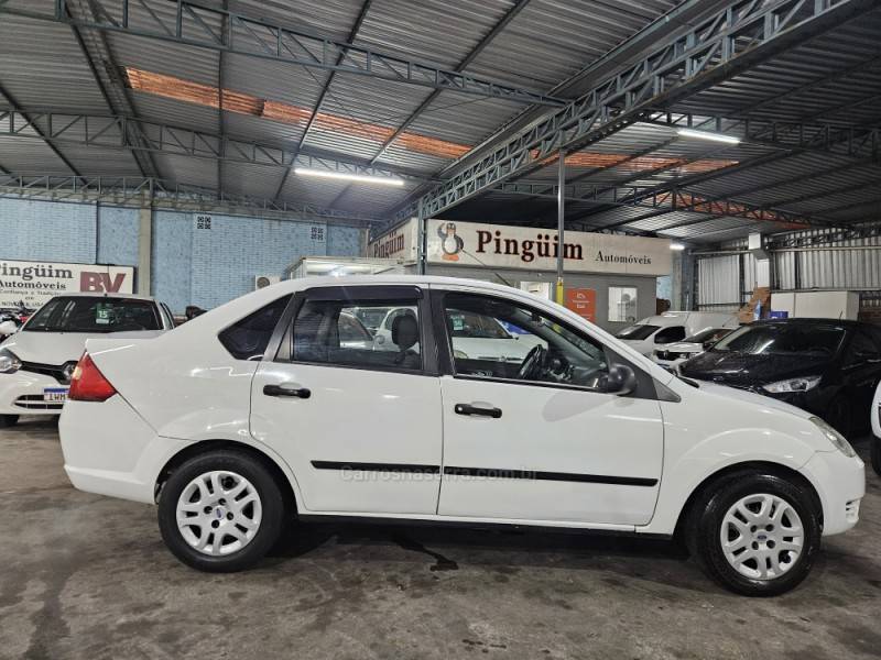 FORD - FIESTA - 2005/2005 - Branca - R$ 19.900,00