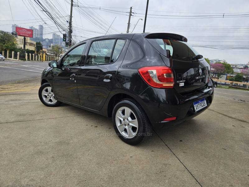 RENAULT - SANDERO - 2015/2015 - Preta - R$ 43.900,00