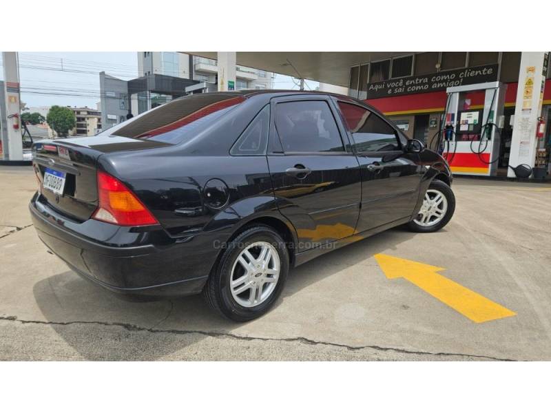 FORD - FOCUS - 2008/2008 - Preta - R$ 24.900,00