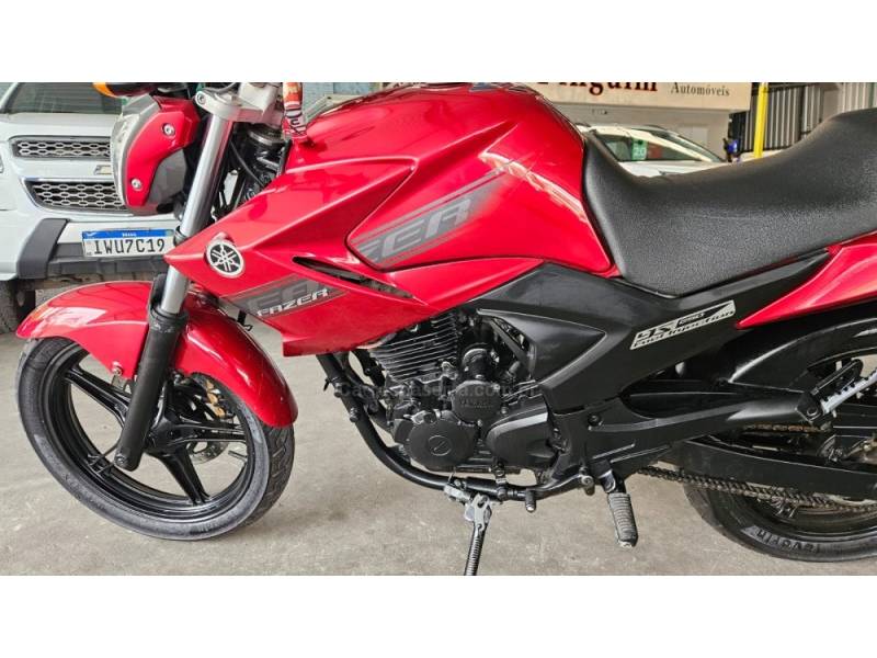 YAMAHA - FAZER - 2011/2011 - Vermelha - R$ 13.000,00