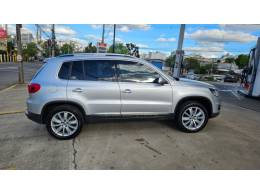 VOLKSWAGEN - TIGUAN - 2014/2014 - Prata - R$ 71.900,00