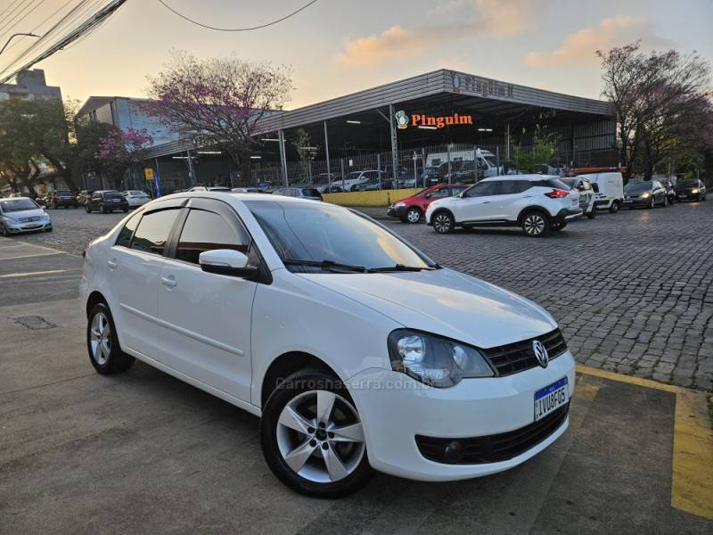 VOLKSWAGEN - POLO - 2014/2014 - Branca - R$ 48.900,00