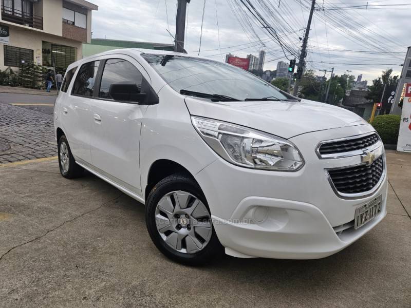 CHEVROLET - SPIN - 2014/2015 - Branca - R$ 44.900,00