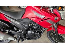 YAMAHA - FAZER - 2011/2011 - Vermelha - R$ 13.000,00