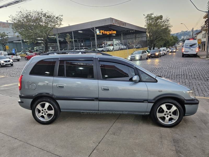 CHEVROLET - ZAFIRA - 2003/2003 - Cinza - R$ 22.000,00