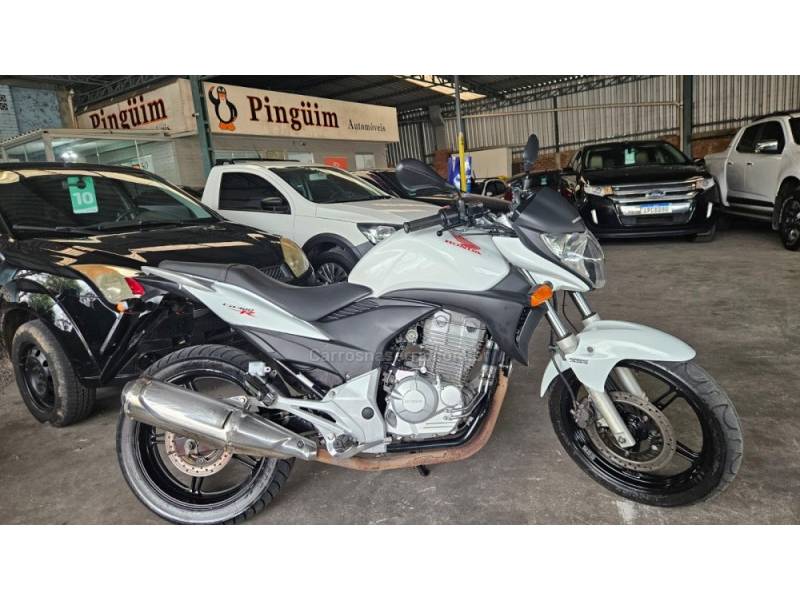 HONDA - CB 300R - 2012/2012 - Branca - R$ 12.900,00