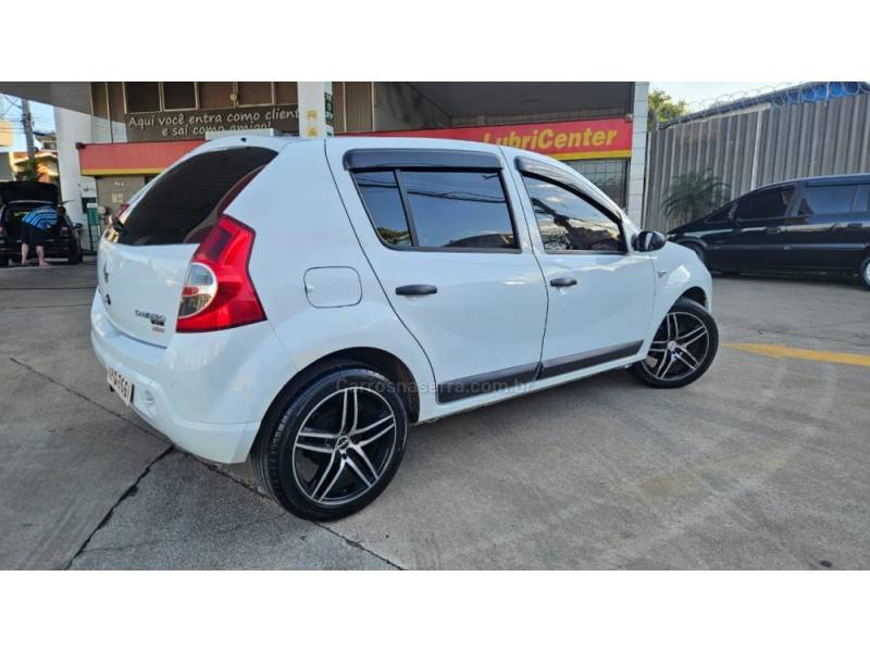 RENAULT - SANDERO - 2009/2009 - Branca - R$ 23.900,00