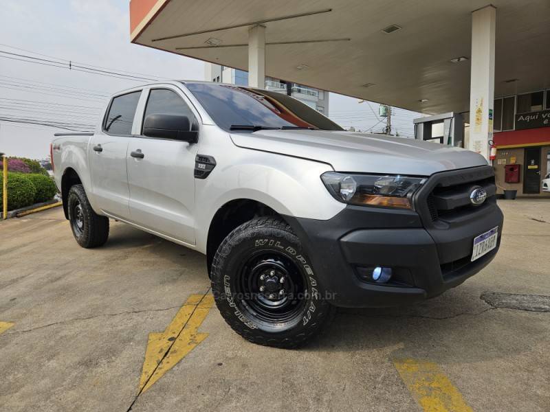 FORD - RANGER - 2020/2020 - Prata - R$ 134.500,00