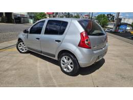 RENAULT - SANDERO - 2010/2010 - Prata - R$ 24.900,00