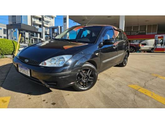 FORD - FOCUS - 2005/2005 - Preta - R$ 20.900,00