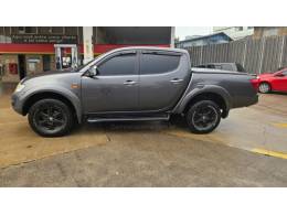 MITSUBISHI - L200 TRITON - 2011/2012 - Cinza - R$ 98.900,00