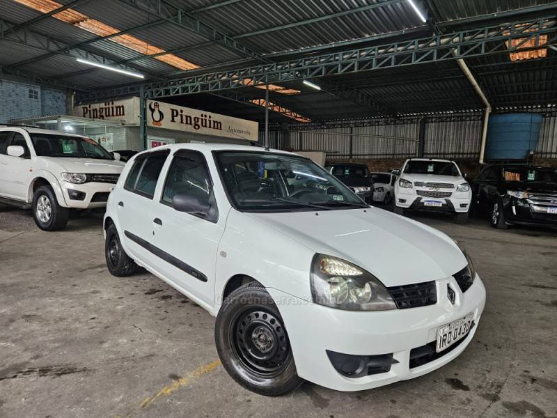 RENAULT - CLIO - 2011/2011 - Branca - R$ 18.900,00