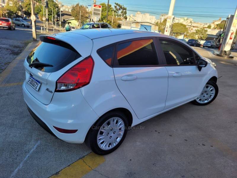 FORD - FIESTA - 2015/2015 - Branca - R$ 40.900,00