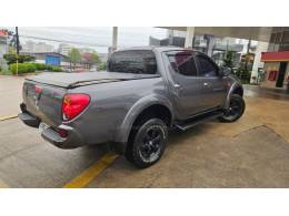 MITSUBISHI - L200 TRITON - 2011/2012 - Cinza - R$ 98.900,00