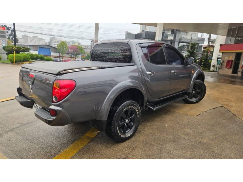 MITSUBISHI - L200 TRITON - 2011/2012 - Cinza - R$ 98.900,00