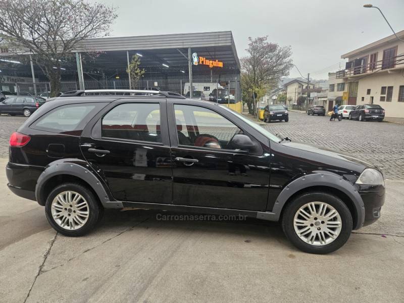 FIAT - PALIO - 2011/2012 - Preta - R$ 35.900,00