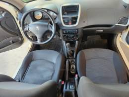 PEUGEOT - 207 - 2013/2013 - Branca - R$ 24.900,00