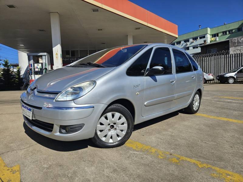 CITROËN - XSARA PICASSO - 2010/2010 - Prata - R$ 23.900,00