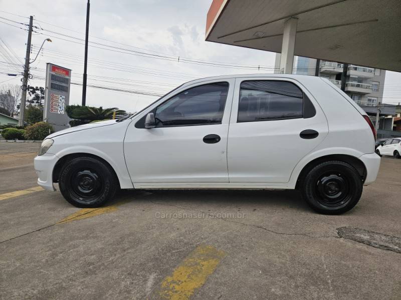 CHEVROLET - CELTA - 2012/2013 - Branca - R$ 28.000,00