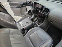 CHEVROLET - ZAFIRA - 2003/2003 - Cinza - R$ 22.000,00