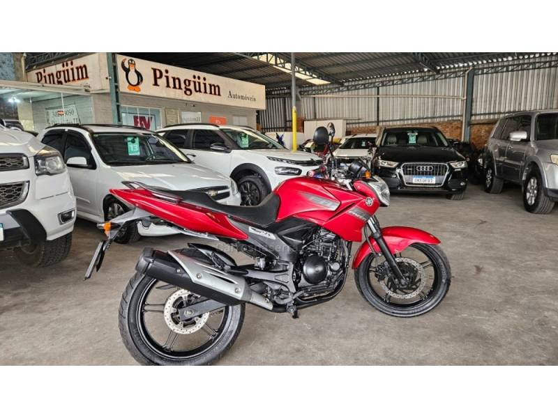 YAMAHA - FAZER - 2011/2011 - Vermelha - R$ 13.000,00