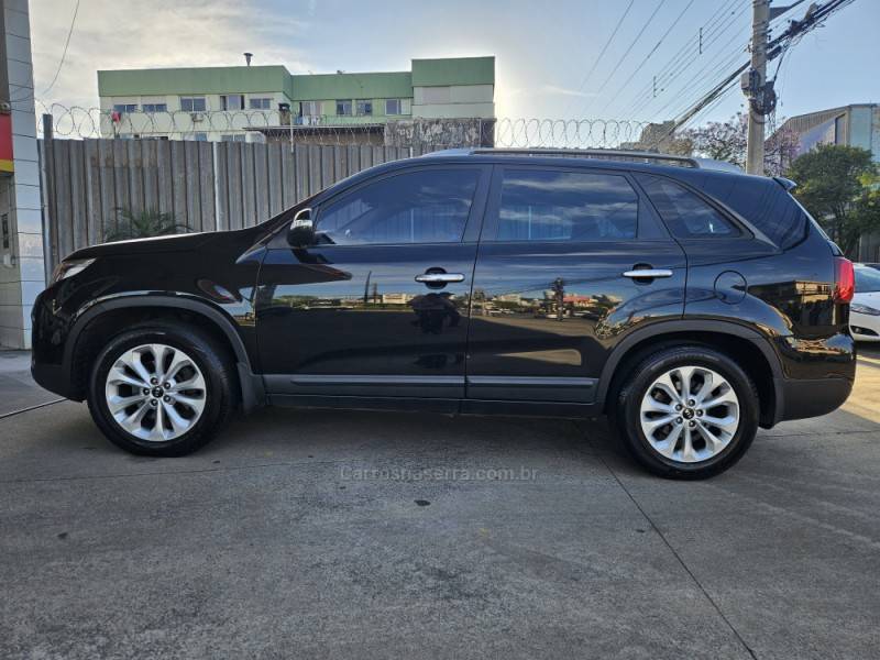 KIA MOTORS - SORENTO - 2014/2015 - Preta - R$ 77.900,00