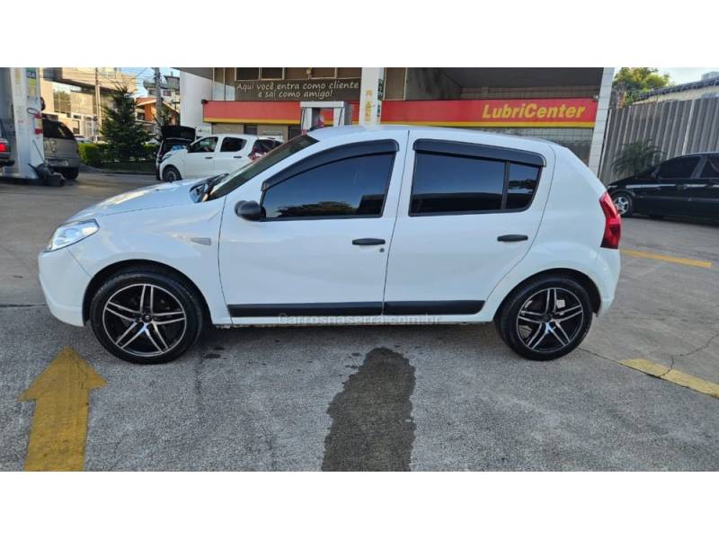 RENAULT - SANDERO - 2009/2009 - Branca - R$ 23.900,00