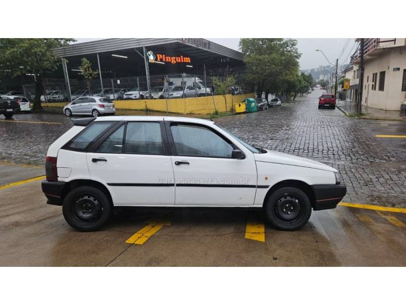 FIAT - TIPO - 1997/1997 - Branca - R$ 11.900,00