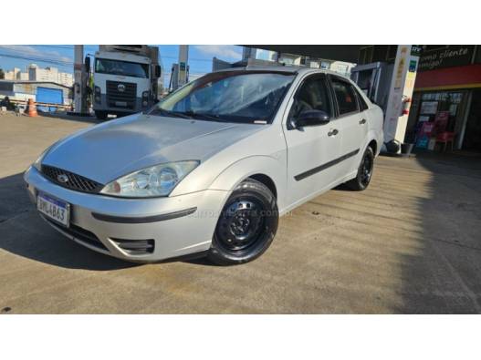 FORD - FOCUS - 2004/2004 - Prata - R$ 18.500,00