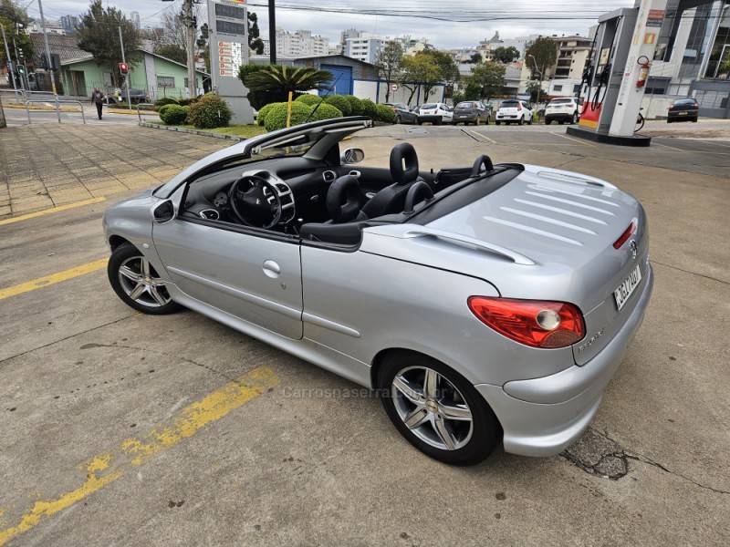 PEUGEOT - 206 - 2003/2003 - Prata - R$ 58.900,00