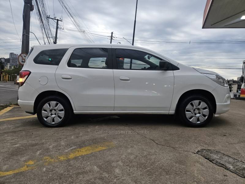 CHEVROLET - SPIN - 2014/2015 - Branca - R$ 44.900,00