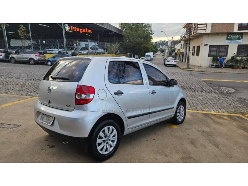 VOLKSWAGEN - FOX - 2007/2007 - Prata - R$ 21.900,00