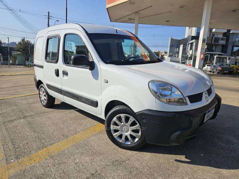 RENAULT - KANGOO - 2014/2014 - Branca - R$ 36.900,00